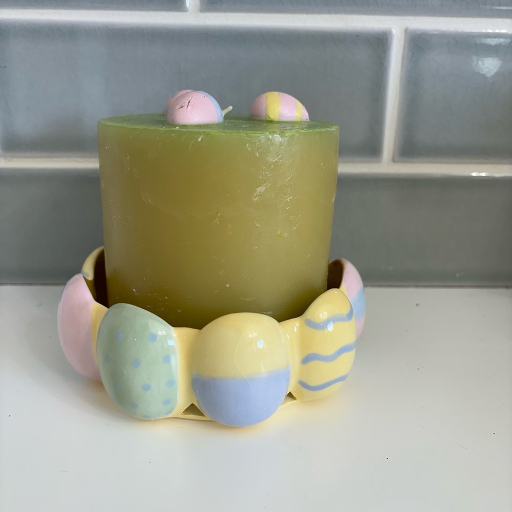 Bath and body works Easter candle and holder- Jelly Bean